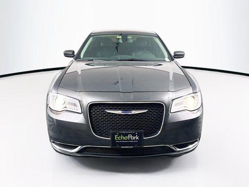 2018 Chrysler 300 Touring