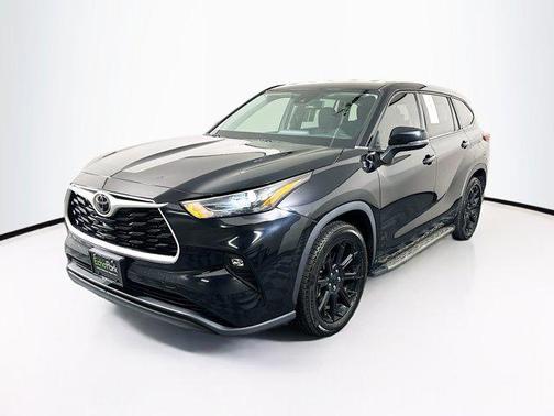 2022 Toyota Highlander LE