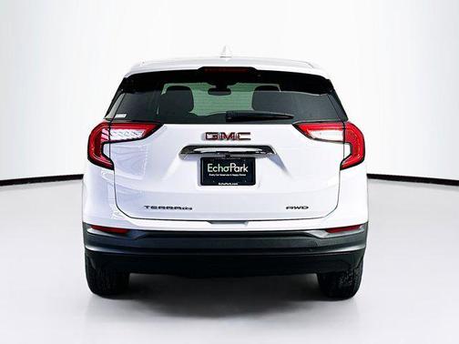 Summit White 2024 GMC Terrain SLE