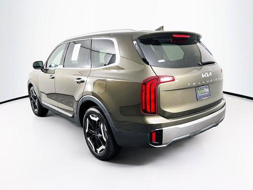 Dark Moss 2025 Kia Telluride S