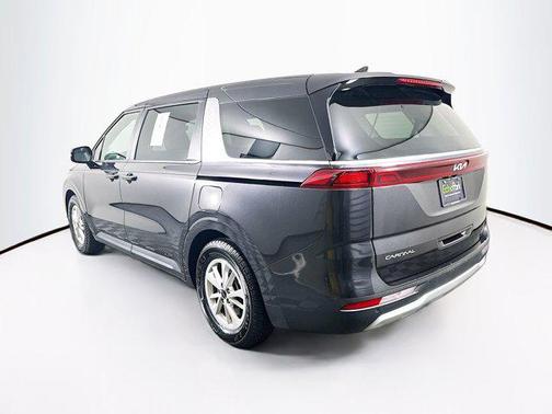 2024 Kia Carnival LX