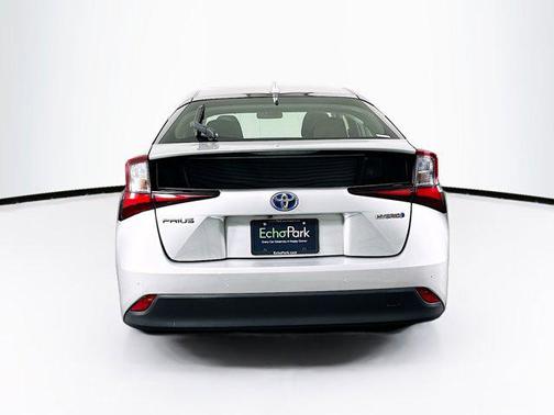 2022 Toyota Prius LE