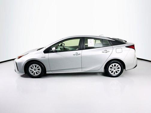 2022 Toyota Prius LE