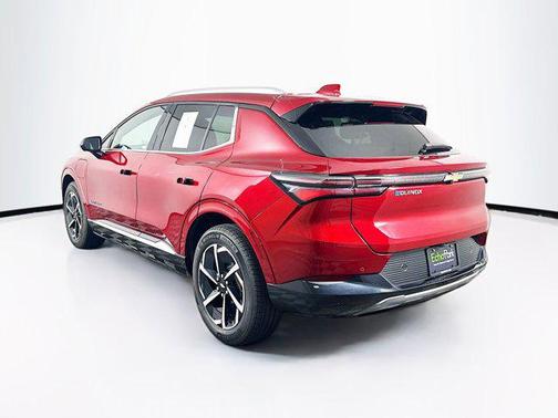 Radiant Red Tintcoat 2025 Chevrolet Equinox EV LT