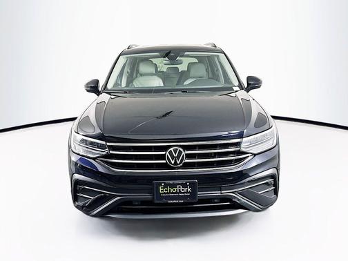 Deep Black Pearl 2024 Volkswagen Tiguan 2.0T S