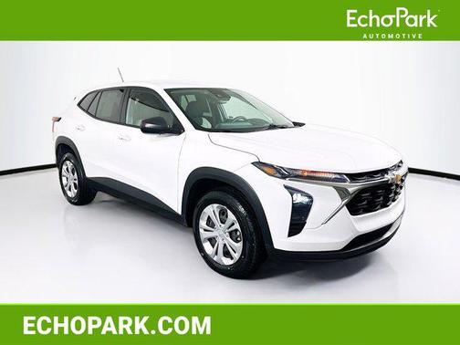 Summit White 2024 Chevrolet Trax LS