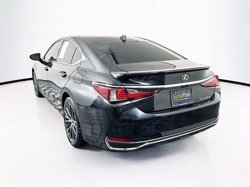 2025 Lexus ES 300h Base