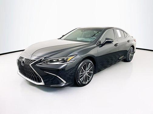 2025 Lexus ES 300h Base
