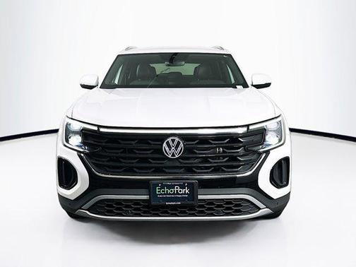 2025 Volkswagen Atlas Cross Sport 2.0T SE w/Technology 4MOTION