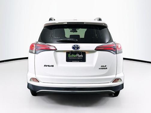 Super White 2018 Toyota RAV4 Hybrid XLE