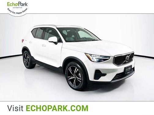 2025 Volvo XC40 Core Bright Theme