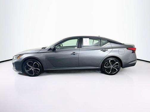 Gun Metallic 2024 Nissan Altima 2.5 SR