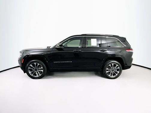 Diamond Black Crystal Pearlcoat 2022 Jeep Grand Cherokee 4xe Overland