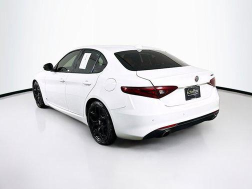 2021 Alfa Romeo Giulia Base