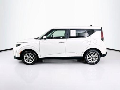 Snow White Pearl 2025 Kia Soul LX