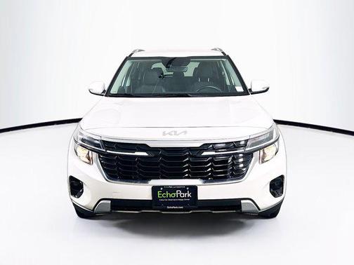 Snow White Pearl 2025 Kia Seltos S