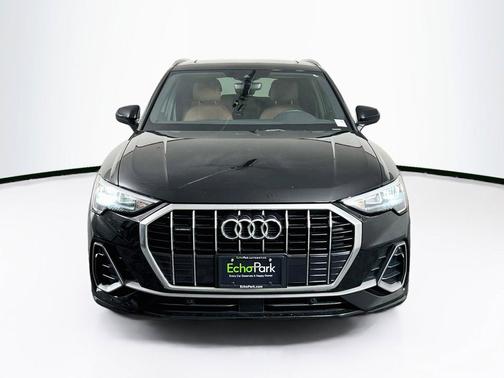 Mythos Black Metallic 2019 Audi Q3 S line Premium