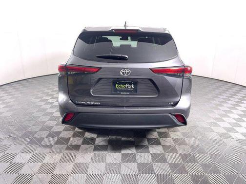 2021 Toyota Highlander LE