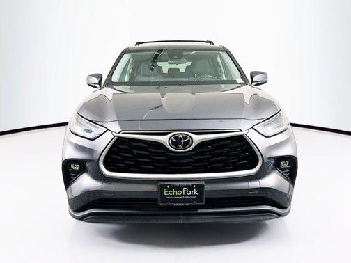 2021 Toyota Highlander LE