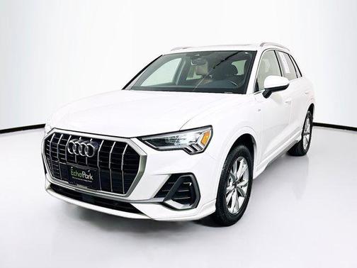 2023 Audi Q3 S line Premium