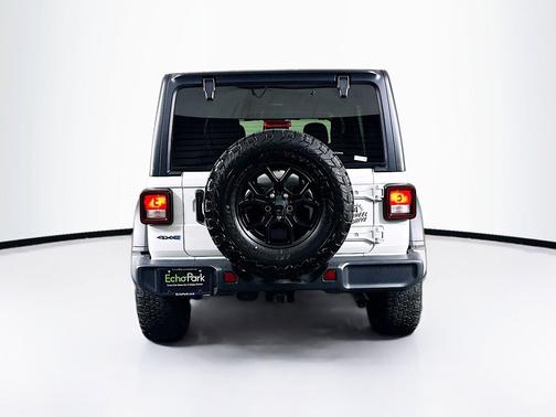 Bright White Clearcoat 2024 Jeep Wrangler Willys
