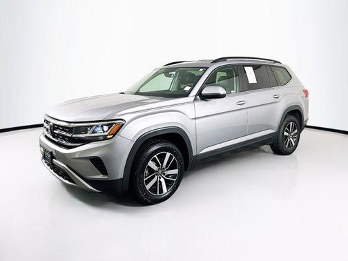 Pure White 2021 Volkswagen Atlas 2.0T SE