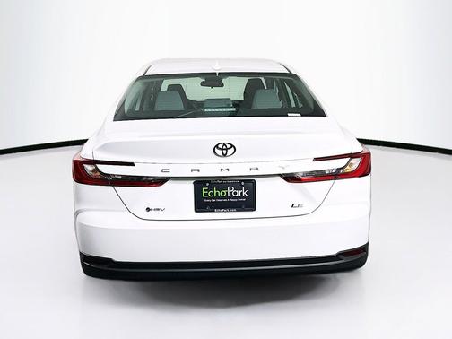 Ice Cap 2025 Toyota Camry LE