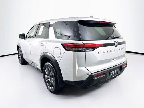 2024 Nissan Pathfinder S