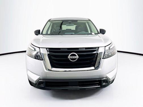 2024 Nissan Pathfinder S