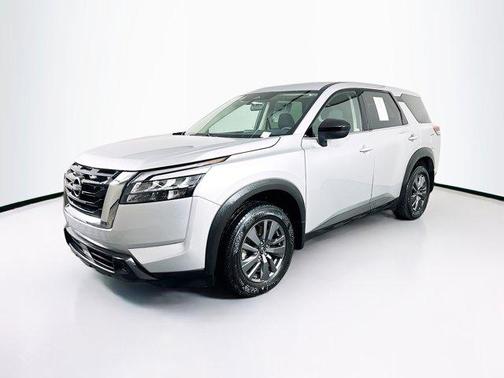 2024 Nissan Pathfinder S