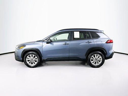 2025 Toyota Corolla Cross LE