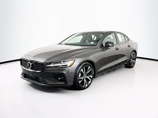 2024 Volvo S60 Core Dark Theme