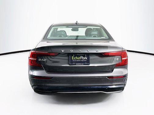 2024 Volvo S60 Core Dark Theme