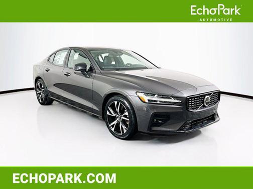 2024 Volvo S60 Core Dark Theme