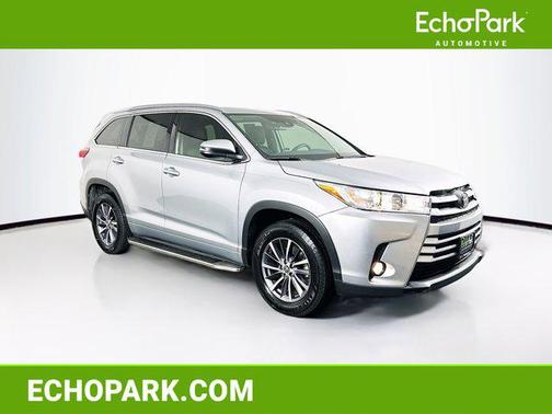 Celestial Silver Metallic 2018 Toyota Highlander XLE