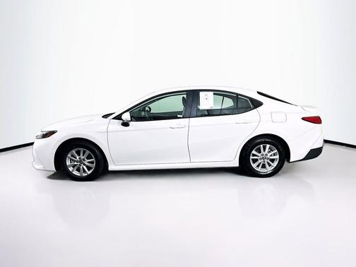 Ice Cap 2026 Toyota Camry LE
