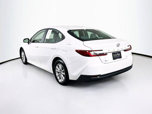 Ice Cap 2026 Toyota Camry LE