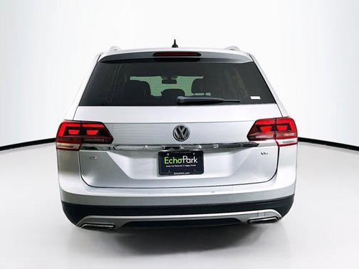 Silver 2018 Volkswagen Atlas 3.6L SE
