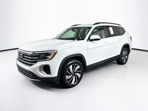 Pure Gray 2025 Volkswagen Atlas 2.0T SE w/Technology