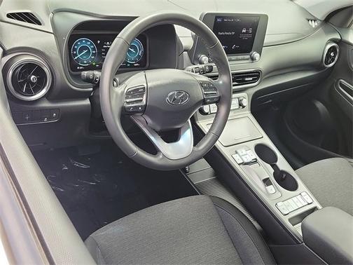 2022 Hyundai KONA EV SEL