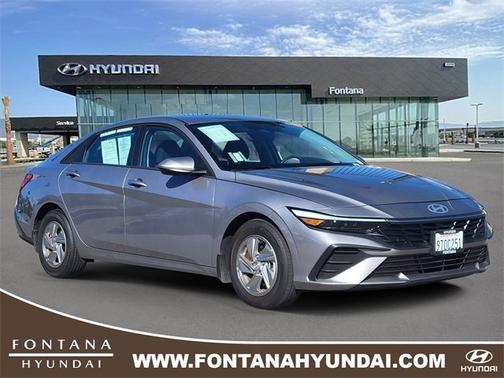 2025 Hyundai ELANTRA SE