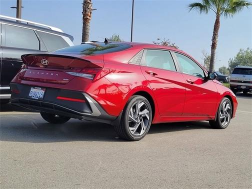 2025 Hyundai ELANTRA HEV SEL Sport