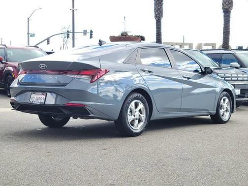 2023 Hyundai ELANTRA SE