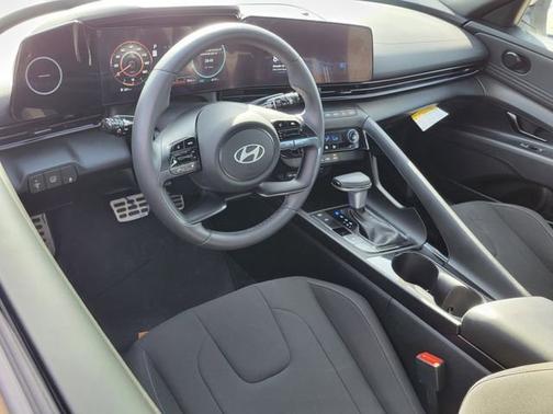 2025 Hyundai ELANTRA HEV SEL Sport