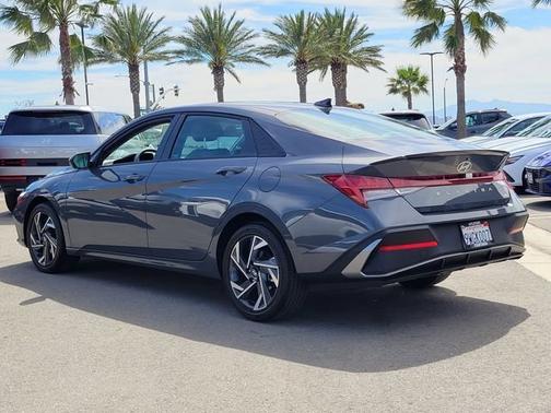 2025 Hyundai ELANTRA HEV SEL Sport