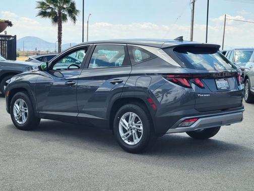 Gray 2025 Hyundai TUCSON SE