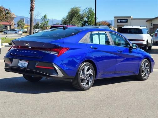 2025 Hyundai ELANTRA SEL Convenience