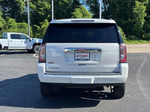 White Frost Tricoat 2020 GMC Yukon Denali