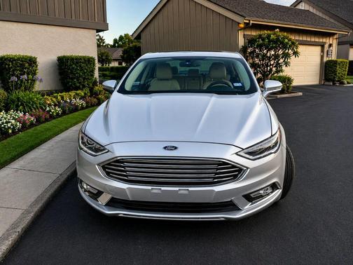 Ingot Silver Metallic 2018 Ford Fusion Hybrid Titanium