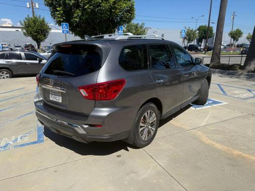 2020 Nissan Pathfinder S 2WD